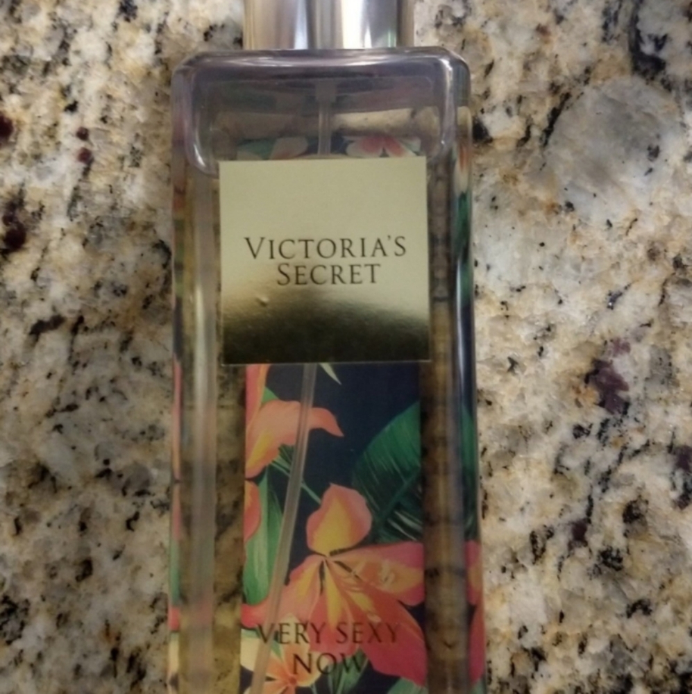 Victoria Secret Very Sexy Now 2016 body mist